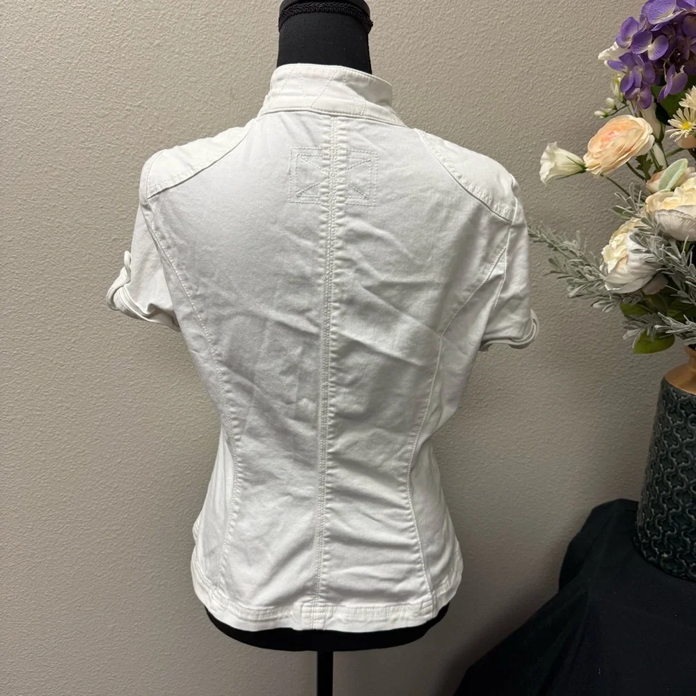 White House Black Market White Utility Jacket Size 4 Short Sleeve Button Front - Picture 4 of 8